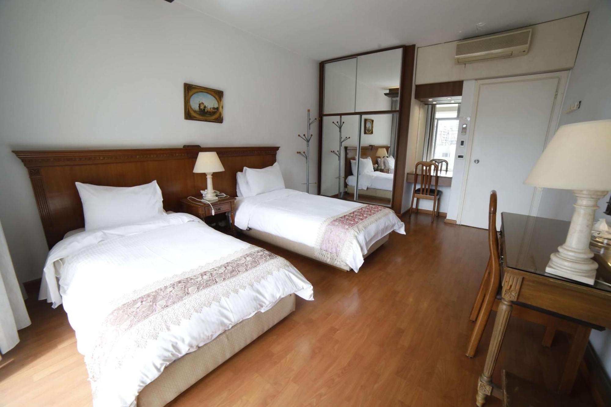 Holiday Home Suites Beirut Exterior foto